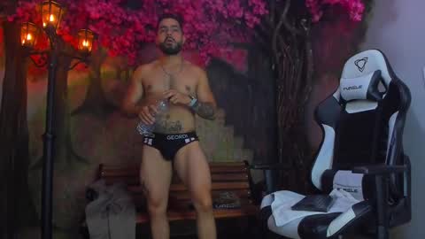 Snapshot of mikeblare chatting on 21, 1, 2025 Mike Blare online show from 21, 1, 2025