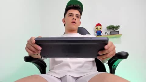 Snapshot of mikecooper_ chatting on 4, 12, 2025 Mike Cooper online show from 4, 12, 2025