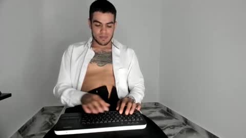 Snapshot of mikee_scooth chatting on 8, 11, 2025 mikee_scooth online show from 8, 11, 2025