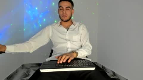 mikee_scooth online show from 10, 4, 2026