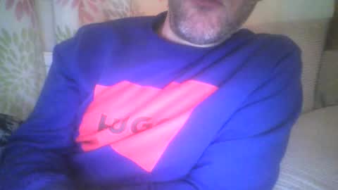 Snapshot of mikehockishuge9 chatting on 21, 10, 2025 mikehockishuge9 online show from 21, 10, 2025