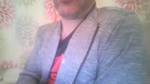 Snapshot of mikehockishuge9 chatting on 15, 12, 2025 mikehockishuge9 online show from 15, 12, 2025