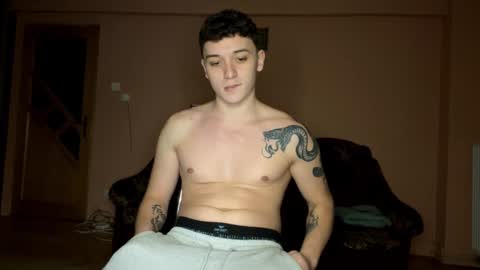 Snapshot of mikelaur chatting on 20, 1, 2025 MikeLaur online show from 20, 1, 2025