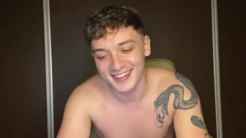 Snapshot of mikelaur chatting on 5, 3, 2025 MikeLaur online show from 5, 3, 2025