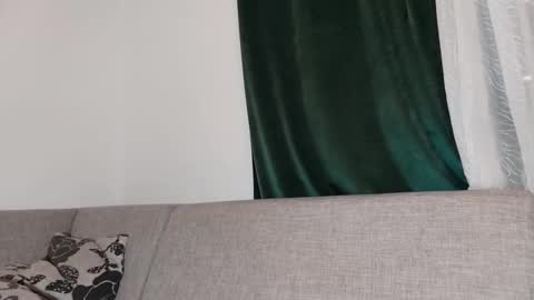 Snapshot of mikelaur chatting on 18, 9, 2025 MikeLaur online show from 18, 9, 2025