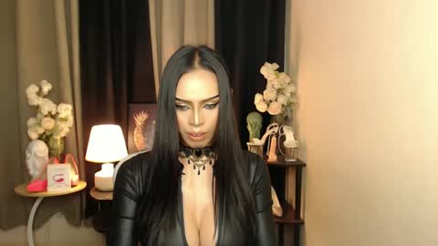 Mistress MikeyAlawi online show from 31, 1, 2025