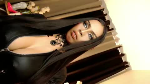 Mistress MikeyAlawi online show from 28, 2, 2025