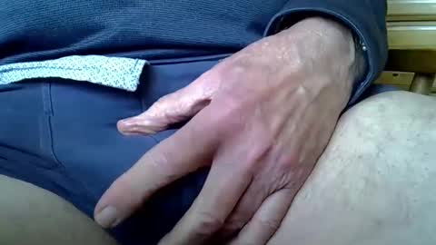 Snapshot of mikeybed chatting on 22, 1, 2025 mikeybed online show from 22, 1, 2025