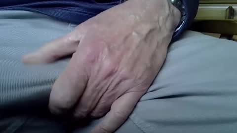 Snapshot of mikeybed chatting on 28, 1, 2025 mikeybed online show from 28, 1, 2025