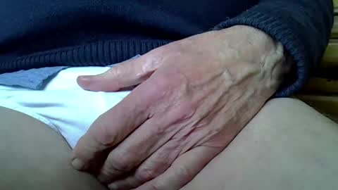 Snapshot of mikeybed chatting on 18, 2, 2025 mikeybed online show from 18, 2, 2025