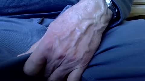 Snapshot of mikeybed chatting on 4, 3, 2025 mikeybed online show from 4, 3, 2025