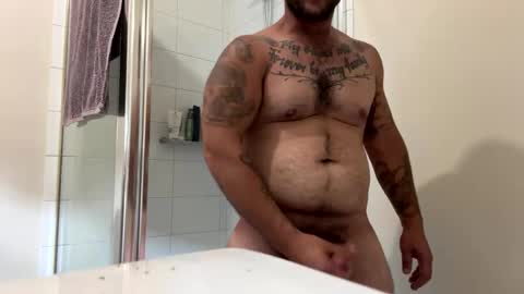 mikeyd87496034 online show from 11, 1, 2026