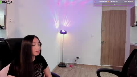 Snapshot of mikeyvioleta chatting on 29, 4, 2026 VIOLETAMIKE online show from 29, 4, 2026
