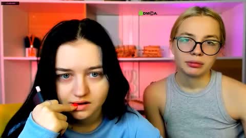 Snapshot of miki_ti chatting on 3, 12, 2025 miki_ti online show from 3, 12, 2025