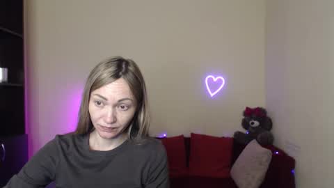 Snapshot of mikkey_mouse8 chatting on 26, 4, 2026 Adalina online show from 26, 4, 2026