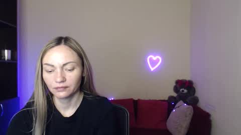 Snapshot of mikkey_mouse8 chatting on 19, 5, 2026 Adalina online show from 19, 5, 2026