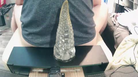 Snapshot of mikkkiz chatting on 4, 1, 2025 Bescior online show from 4, 1, 2025