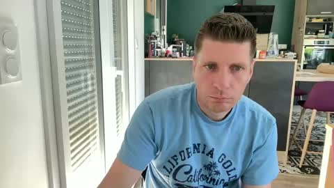 Snapshot of miklp8463 chatting on 22, 5, 2026 miklp8463 online show from 22, 5, 2026