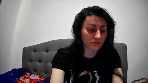 Mikyloveu online show from 7, 4, 2026