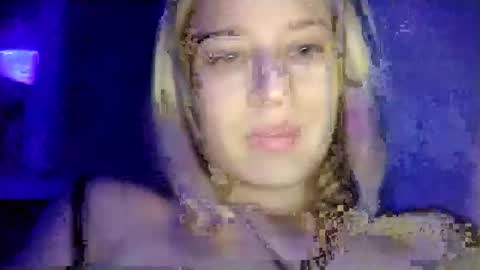 Snapshot of mila_420 chatting on 15, 10, 2025 Mila 420 online show from 15, 10, 2025