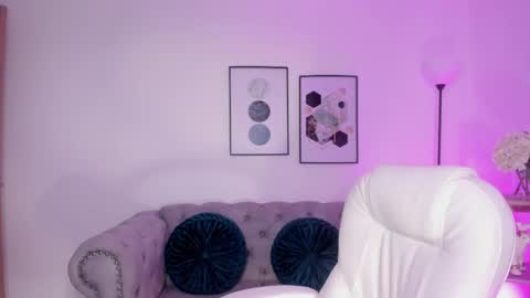 Snapshot of mila_blaze chatting on 2, 11, 2025 mila_blaze online show from 2, 11, 2025