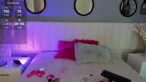 Snapshot of mila_hank chatting on 8, 11, 2025 mila_hank online show from 8, 11, 2025