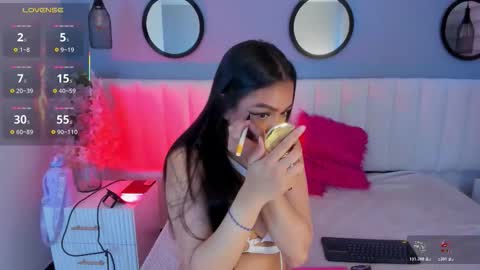 Snapshot of mila_hank chatting on 12, 11, 2025 mila_hank online show from 12, 11, 2025