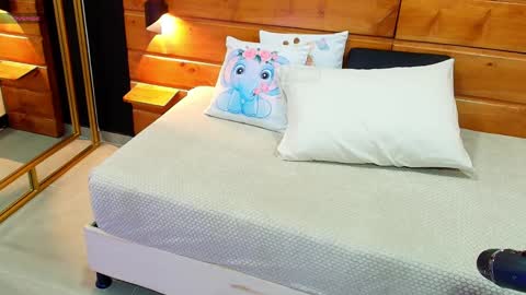 Milena  online show from 14, 2, 2025