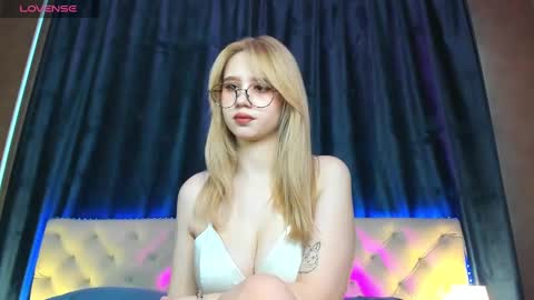 mila_kinor online show from 18, 2, 2025