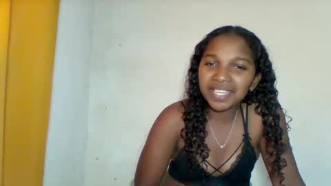 mila_lunah online show from 23, 4, 2026