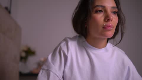 mila may  online show from 20, 12, 2024