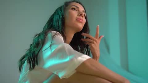 mila may  online show from 26, 10, 2025