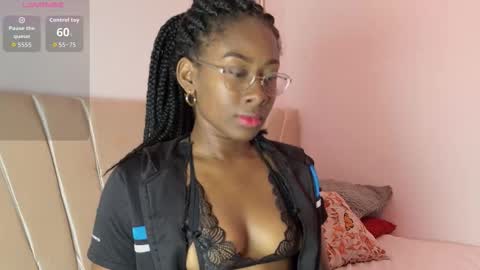 Snapshot of mila_n_max chatting on 24, 10, 2025 Mila Max online show from 24, 10, 2025