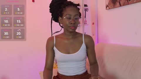 Snapshot of mila_n_max chatting on 2, 11, 2025 Mila Max online show from 2, 11, 2025