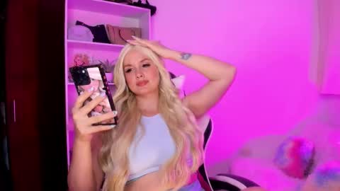 Mila online show from 5, 11, 2025