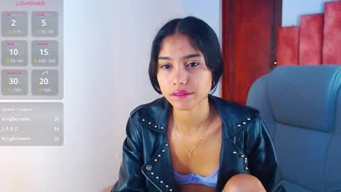 Snapshot of milaa_star chatting on 24, 10, 2025 milaa_star online show from 24, 10, 2025