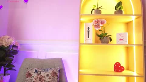 milacrave online show from 10, 3, 2026