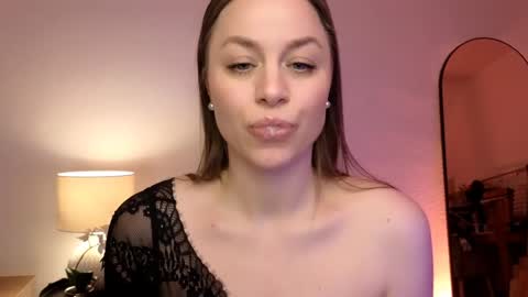 Snapshot of milafleur chatting on 12, 1, 2025 Mila Fleur online show from 12, 1, 2025