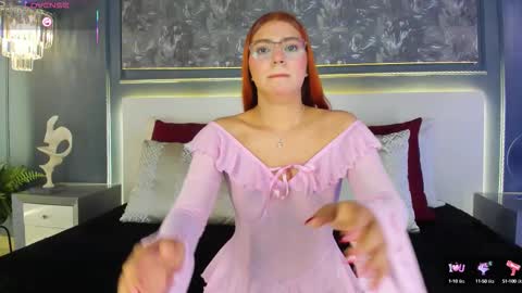 Snapshot of milagrace1 chatting on 15, 9, 2025 online show from 15, 9, 2025