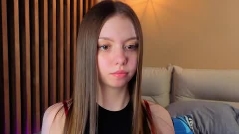 Snapshot of milaice chatting on 6, 5, 2026 Mila online show from 6, 5, 2026