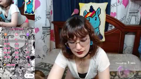 Snapshot of milalunala chatting on 17, 10, 2025 Mila-Lunala online show from 17, 10, 2025