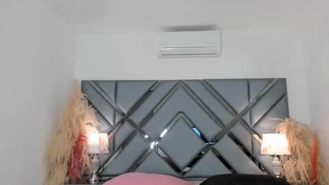 milan_lewiss online show from 3, 10, 2025