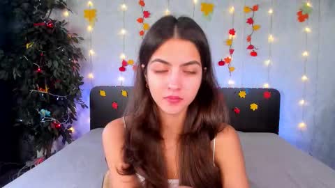 Snapshot of milana_crystal_ chatting on 28, 11, 2025 Milana online show from 28, 11, 2025
