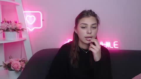 milanaangelas online show from 1, 3, 2025