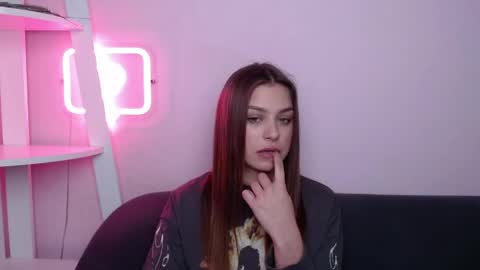 milanaangelas online show from 6, 4, 2026