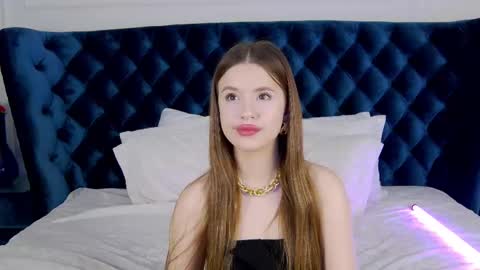 MilanaBalmain online show from 9, 2, 2025