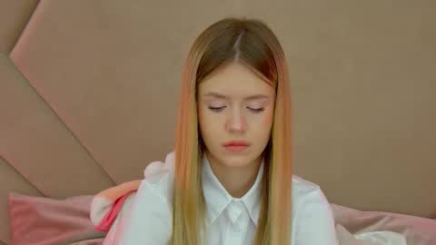 MilanaBalmain online show from 20, 10, 2025