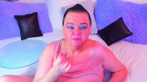 Snapshot of milanabiegert chatting on 2, 2, 2025 Lana online show from 2, 2, 2025