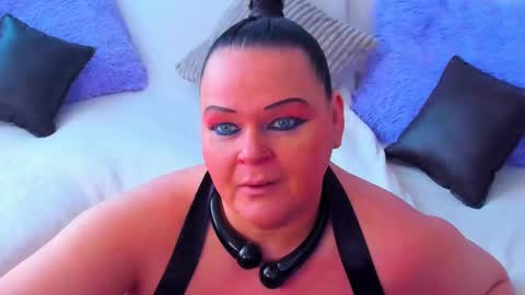 Snapshot of milanabiegert chatting on 2, 3, 2025 Lana online show from 2, 3, 2025