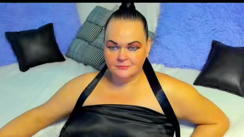 Snapshot of milanabiegert chatting on 8, 11, 2025 Lana online show from 8, 11, 2025